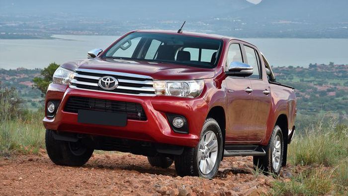 Toyota triệu hồi xe bán tải Hilux vì nguy cơ mất trợ lực phanh