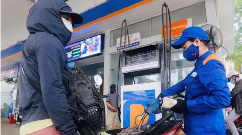 Chiều nay (25/2) giá xăng tăng mạnh?