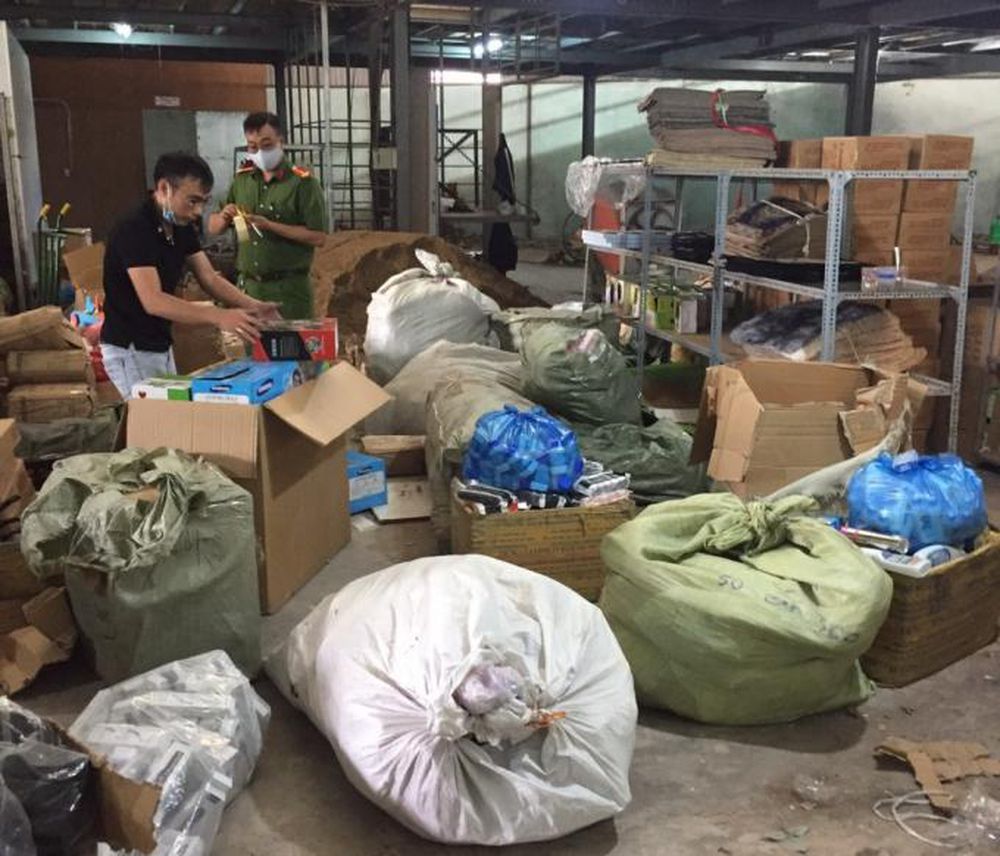 Hàng nghìn sản phẩm đồ gia dụng lậu gắn mác Trung Quốc bị bắt giữ