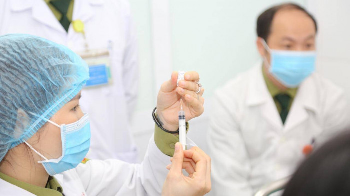 Chính phủ ra Nghị quyết: 150 triệu liều vắc-xin Covid-19 tiêm cho người trên 18 tuổi