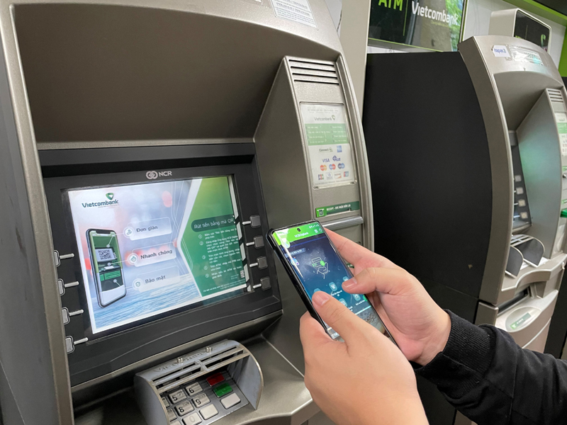 Giao dịch thông minh với dịch vụ rút tiền mặt bằng mã QR tại Vietcombank