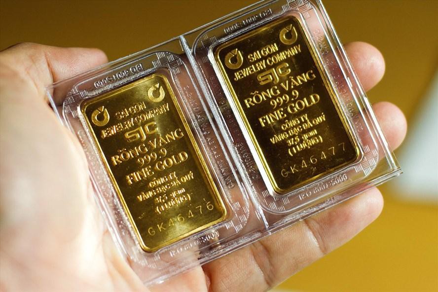 Giá vàng ngày 15/3: Trong nước cao hơn giá vàng thế giới gần 8 triệu đồng/lượng