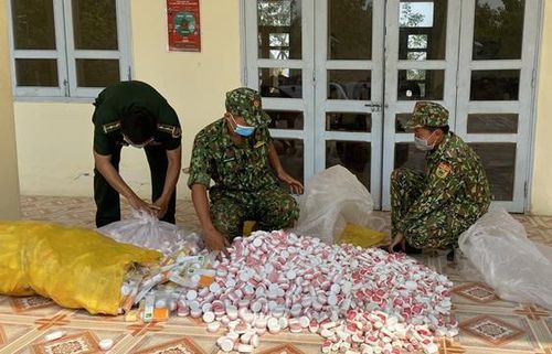 An Giang: Thu giữ lô hàng mỹ phẩm nhập lậu