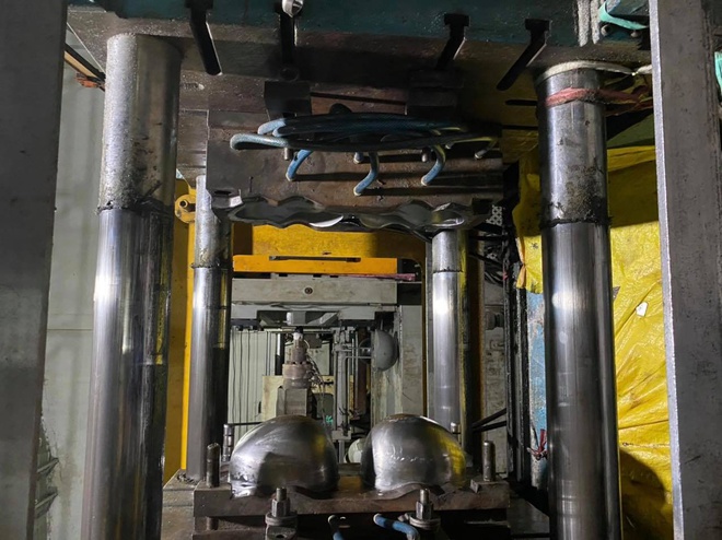 Triệt phá kho xưởng sản xuất Nón Sơn giả