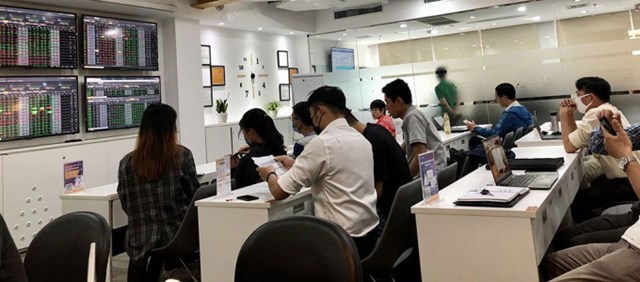 Nhiều công ty chứng khoán huy động vốn trái quy định, Bộ Tài chính yêu cầu giải trình