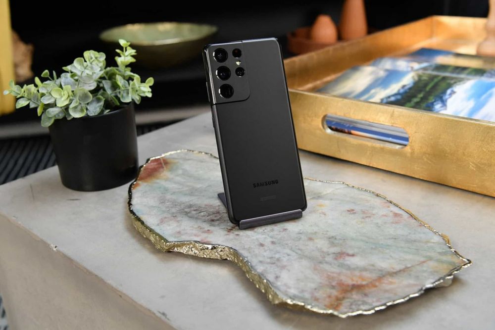 Samsung giữ ‘ngôi vương’ thị trường smartphone màn hình gập