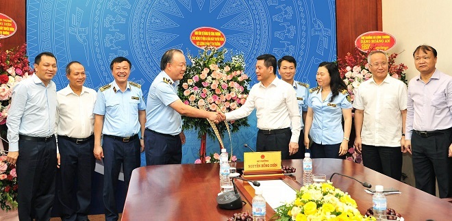 Bộ trưởng Bộ Công Thương chúc mừng lực lượng QLTT nhân dịp Kỷ niệm 64 năm ngày truyền thống