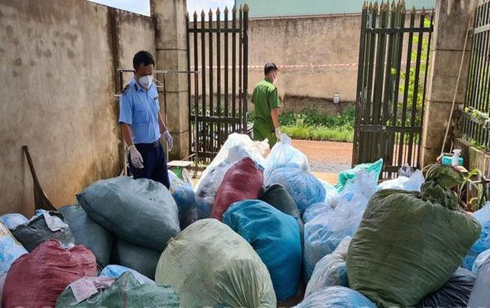 Phát hiện hơn 1 tấn khẩu trang phế liệu bán ra thị trường không bảo đảm chất lượng
