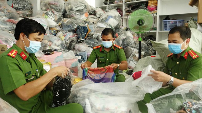 Bán hàng không thiết yếu, một cơ sở bị phát hiện kinh doanh hơn 14.000 sản phẩm nhập lậu