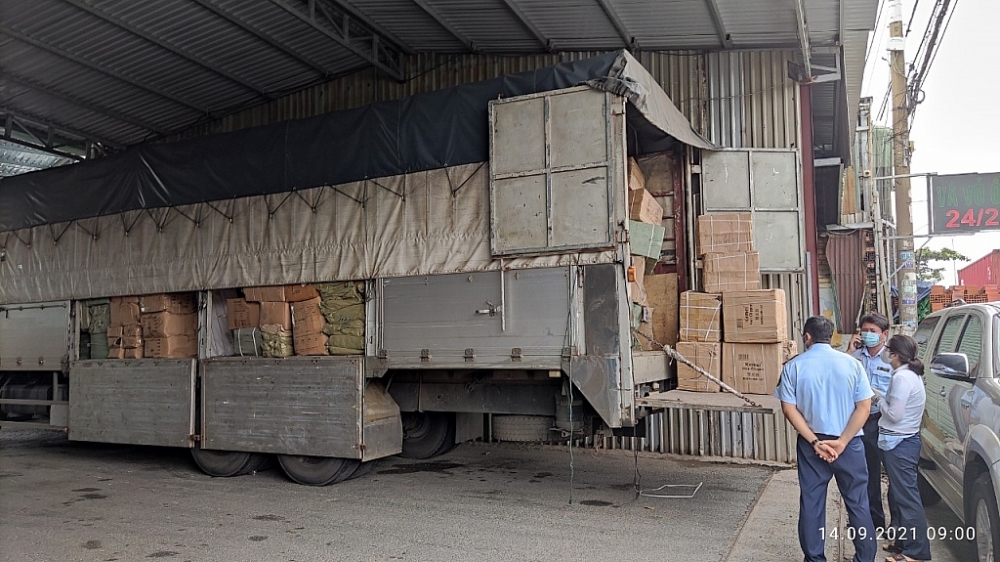 Tiếp tục phát hiện, thu giữ lượng lớn sản phẩm phòng, chống dịch