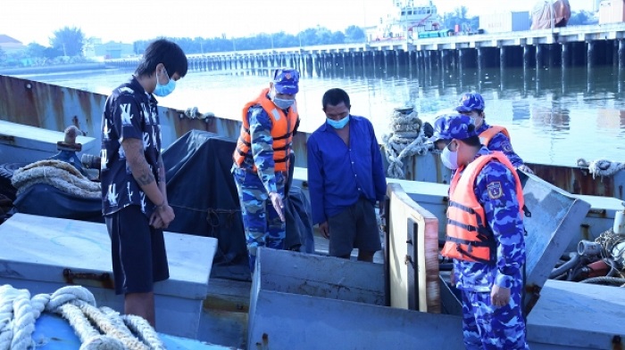 Bắt giữ tàu chở 60.000 lít dầu DO không rõ nguồn gốc