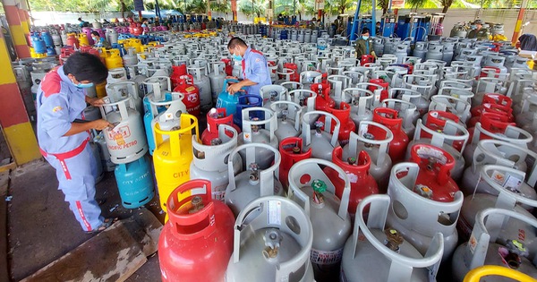 Từ ngày 1/3, giá gas tăng lần thứ 9 với tổng mức tăng 94.000 đồng