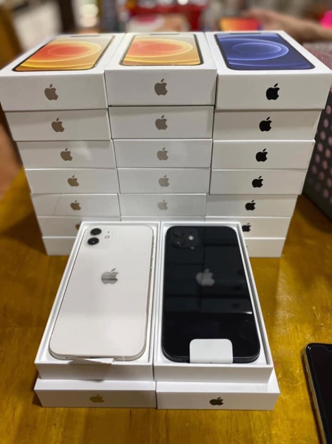 iPhone 12 giá rẻ tràn về Việt Nam theo đường xách tay