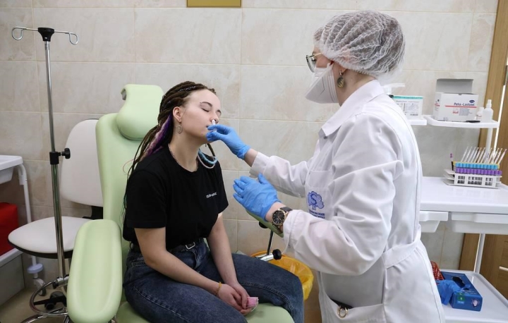 Việt Nam cấp hộ chiếu vaccine, thử nghiệm vaccine dạng xịt mũi