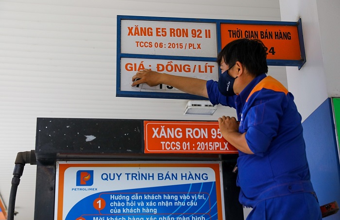 Ngày mai, giá xăng dự báo giảm gần 1.000 đồng/lít