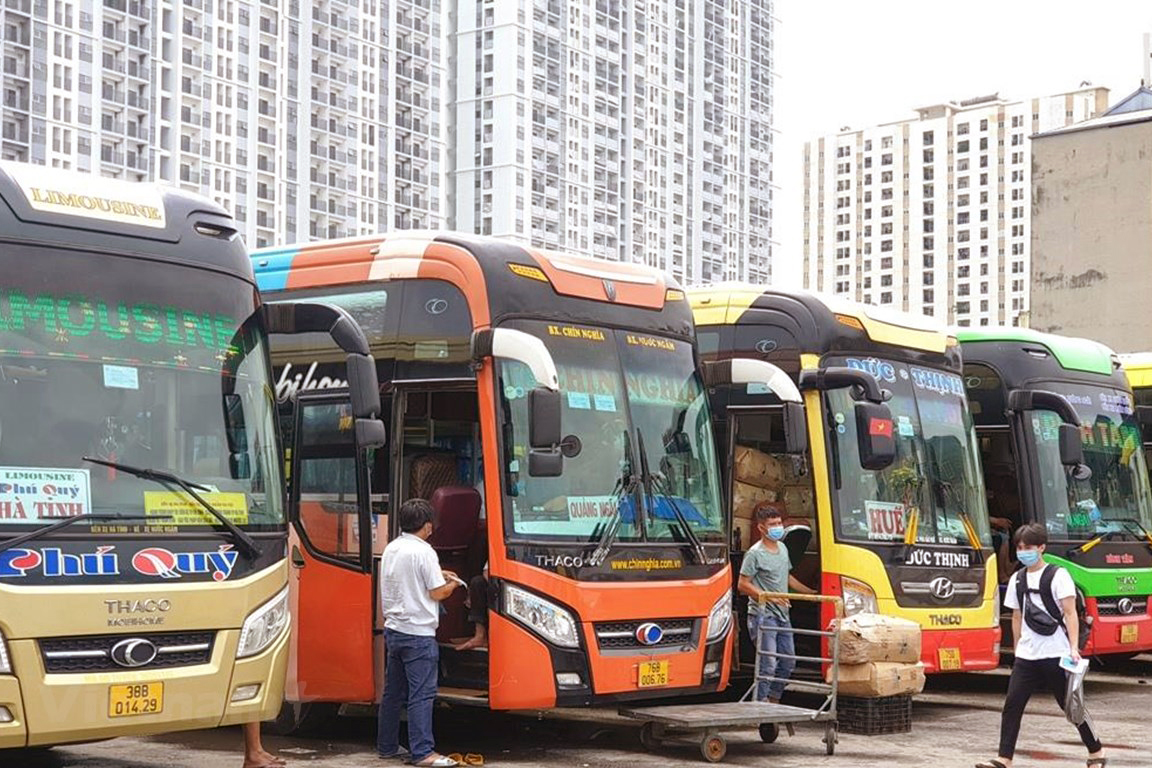 Giá xăng dầu ngày 11/8: Xăng giảm gần 1.000 đồng/lít