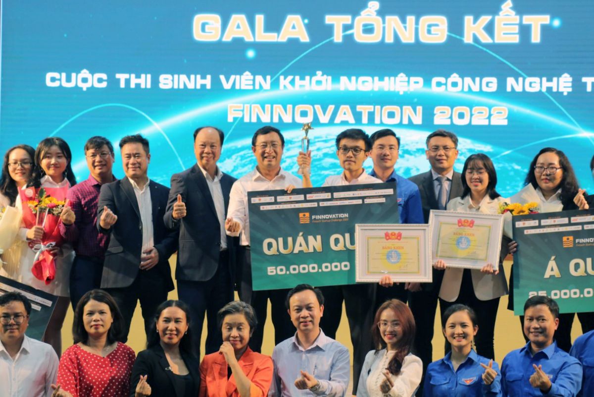 Trao giải cuộc thi sinh viên khởi nghiệp công nghệ tài chính "Finnovation 2022"