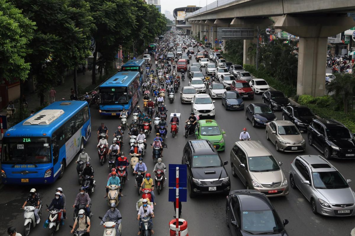 Hà Nội yêu cầu xử lý nghiêm người cố tình đi sai làn trên đường Nguyễn Trãi