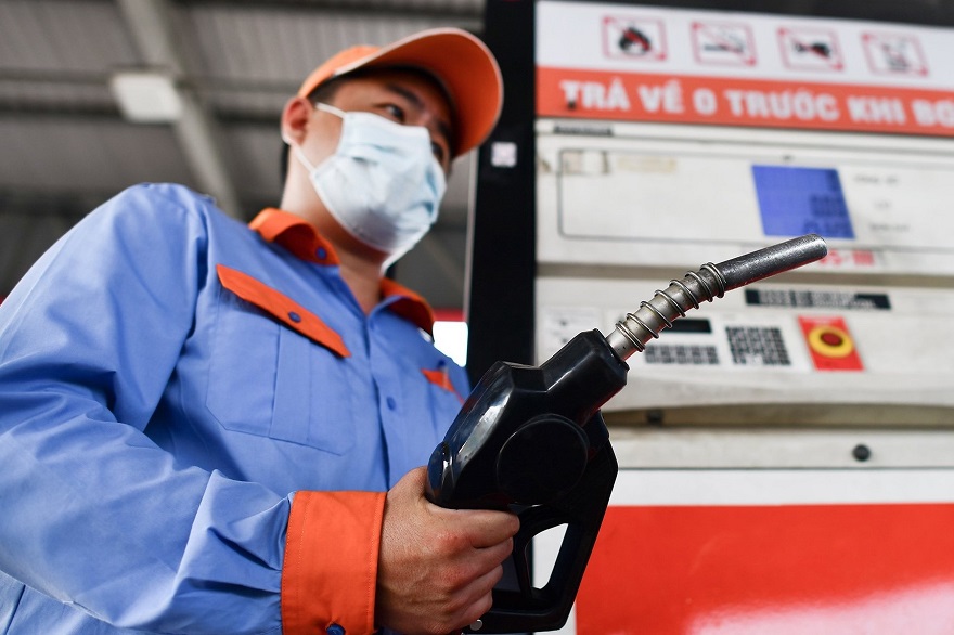 Quản lý thị trường Hà Nội tăng cường kiểm soát, giám sát hoạt động kinh doanh xăng dầu