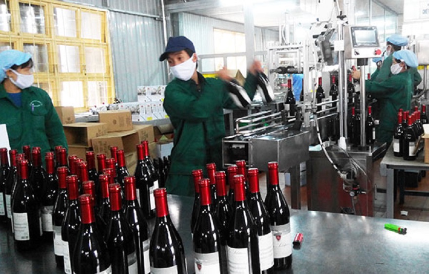 Bộ Y tế ra công văn khẩn yêu cầu xử lý các cơ sở sản xuất, kinh doanh rượu rởm.