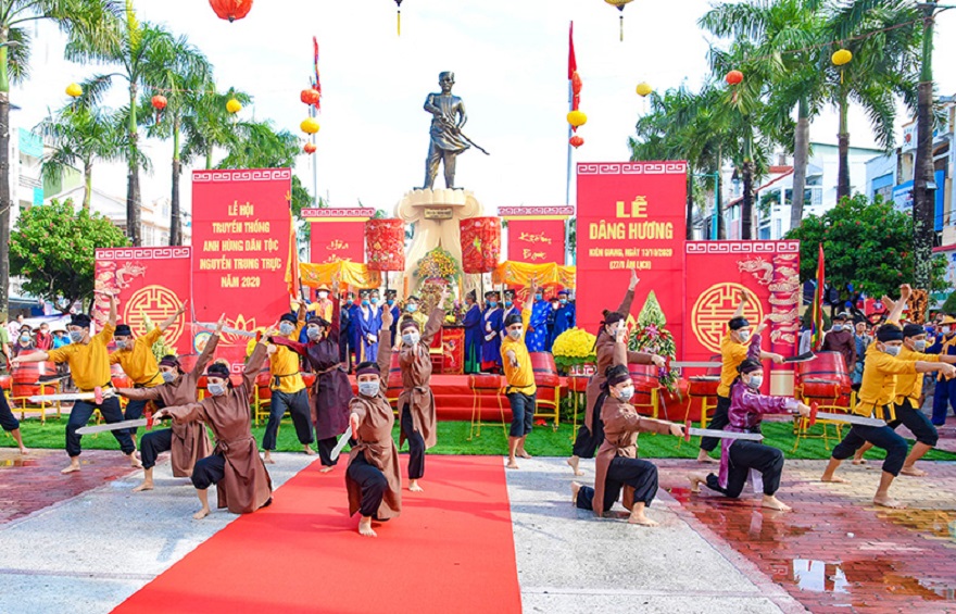 Lễ hội Đình Thần Nguyễn Trung Trực, thành phố Rạch Giá, tỉnh Kiên Giang.