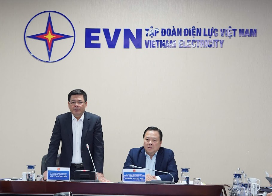Bộ trưởng Bộ Công Thương Nguyễn Hồng Diên phát biểu tại buổi làm việc.