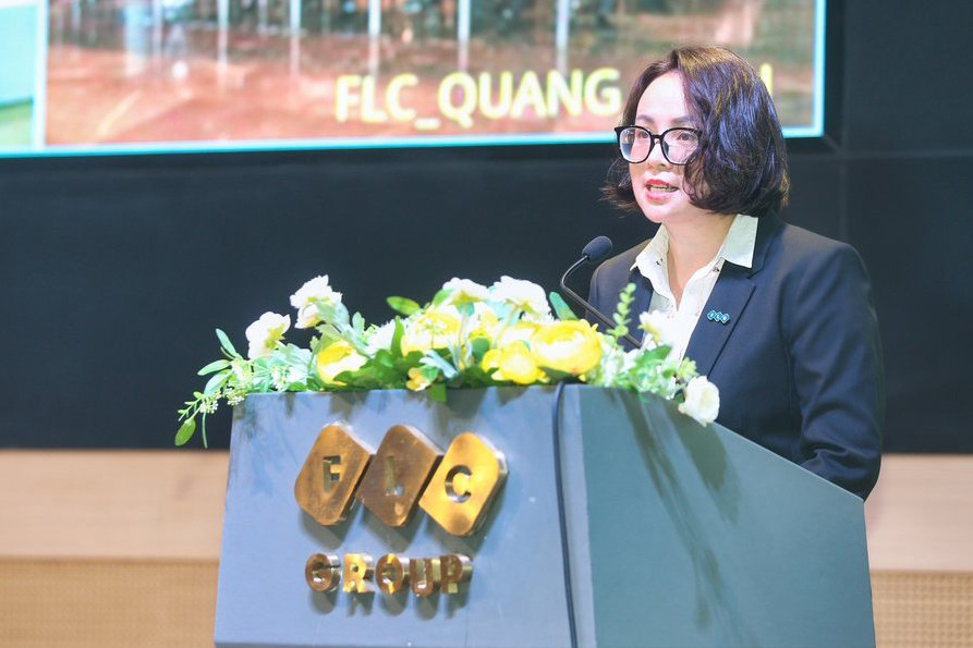 Tổng giám đốc FLC Bùi Hải Huyền xin từ nhiệm.