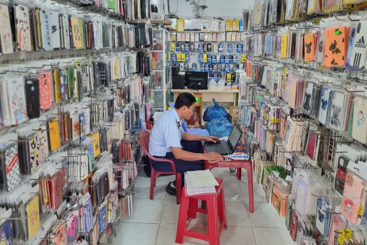 Thu giữ hơn 2.200 phụ kiện điện thoại di động không rõ nguồn gốc