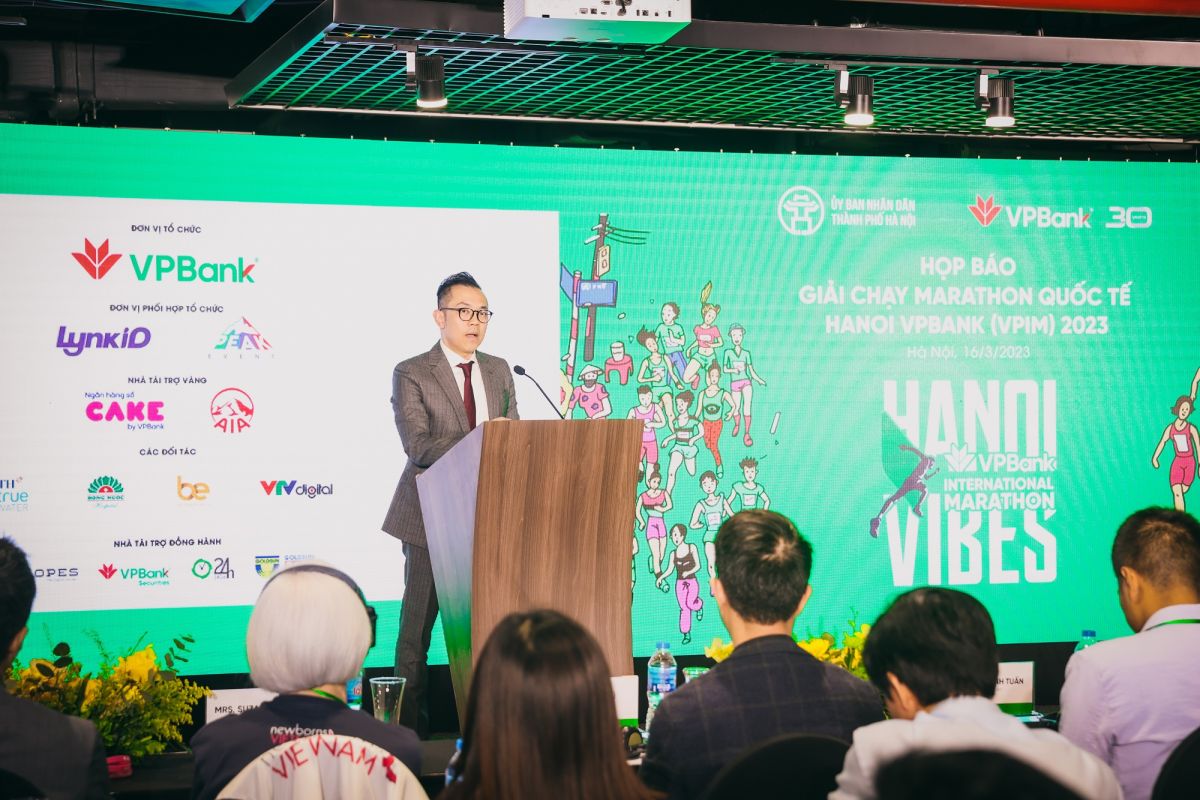 Ông Phùng Duy Khương, Phó Tổng giám đốc thường trực, phụ trách phía Nam, Giám đốc Khối Khách hàng Cá nhân VPBank phát biểu tại họp báo.