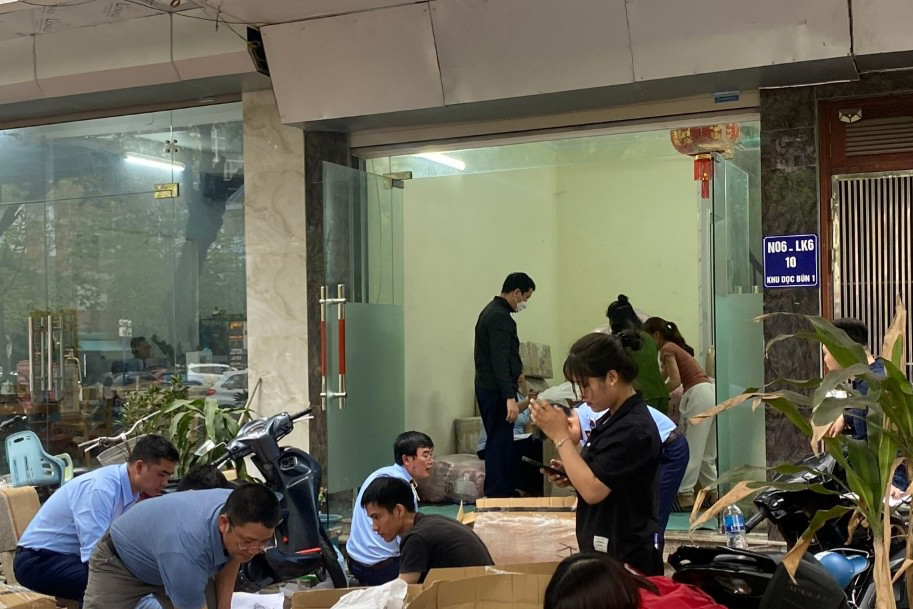 Hà Nội tạm giữ gần 8.000 sản phẩm thời trang, thực phẩm bổ sung