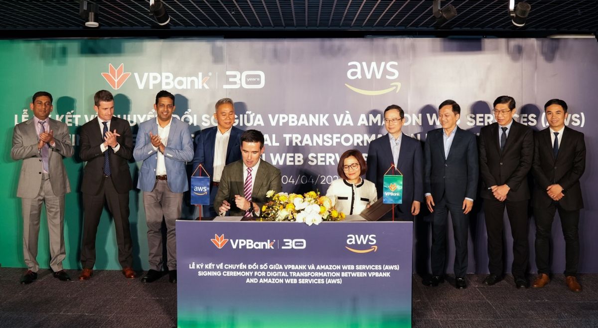 VPBank chính thức ký kết hợp tác chiến lược với Amazon Web Services.