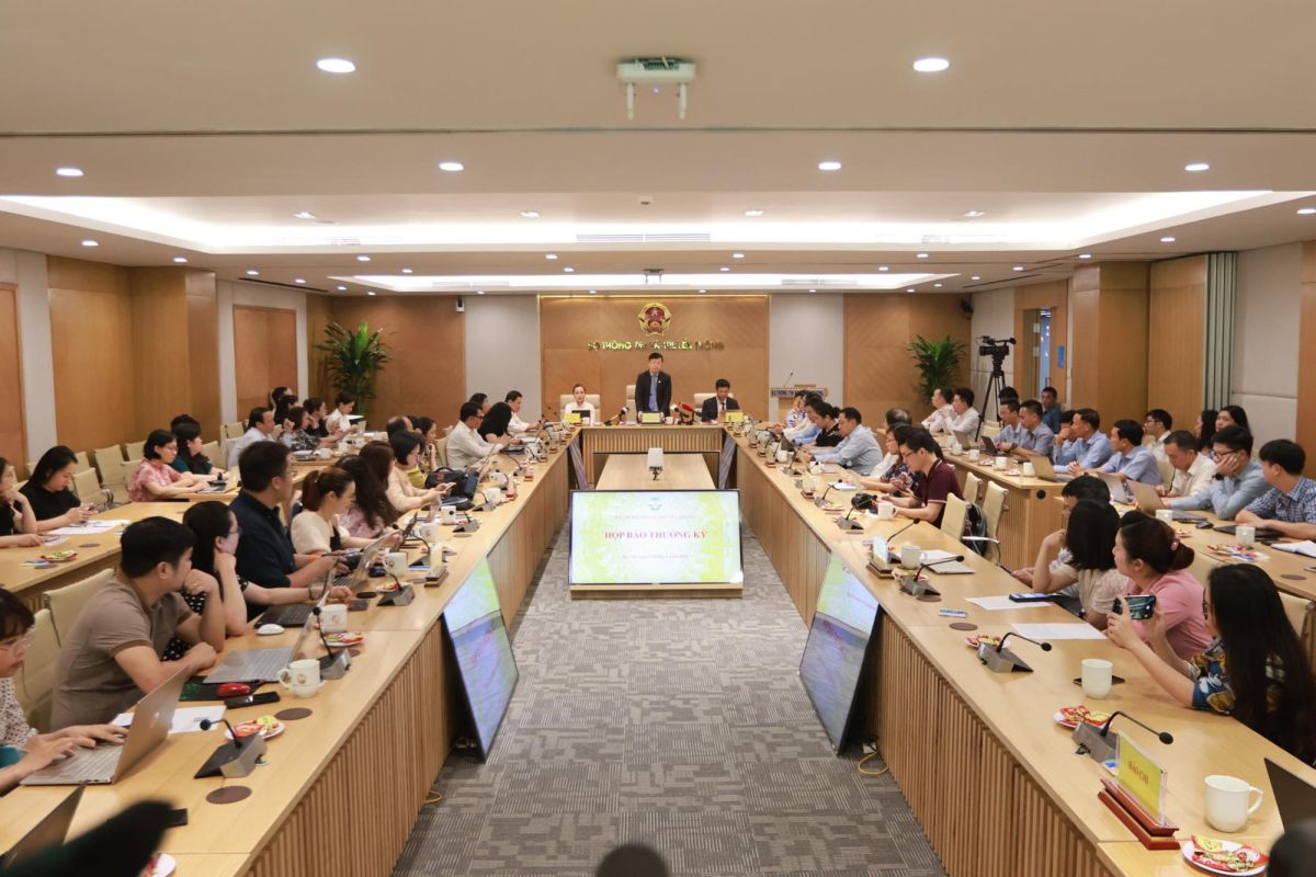 Toàn cảnh họp báo.