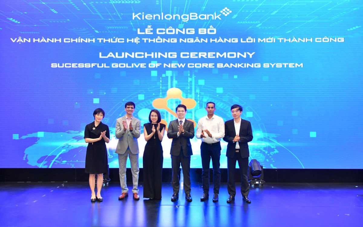 Techcombank dẫn đầu "Top 100 Nhà tuyển dụng được yêu thích nhất" 2 năm liên tiếp
