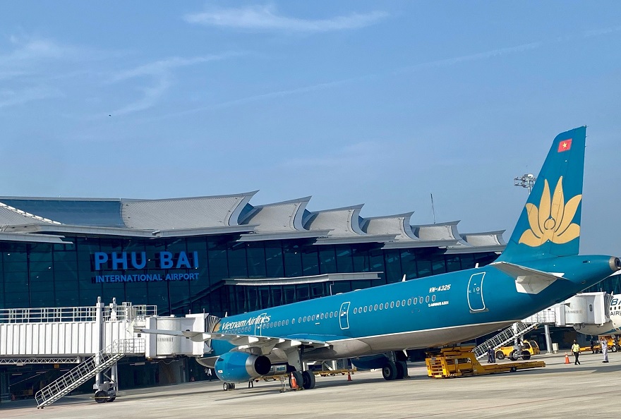 Chính thức đưa nhà ga hành khách T2 sân bay Phú Bài vào khai thác.