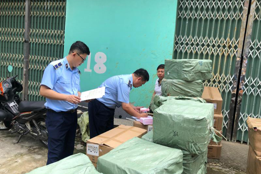Lạng Sơn: Tạm giữ hàng nghìn sản phẩm hóa chất, mỹ phẩm, hàng hóa giả mạo nhãn hiệu