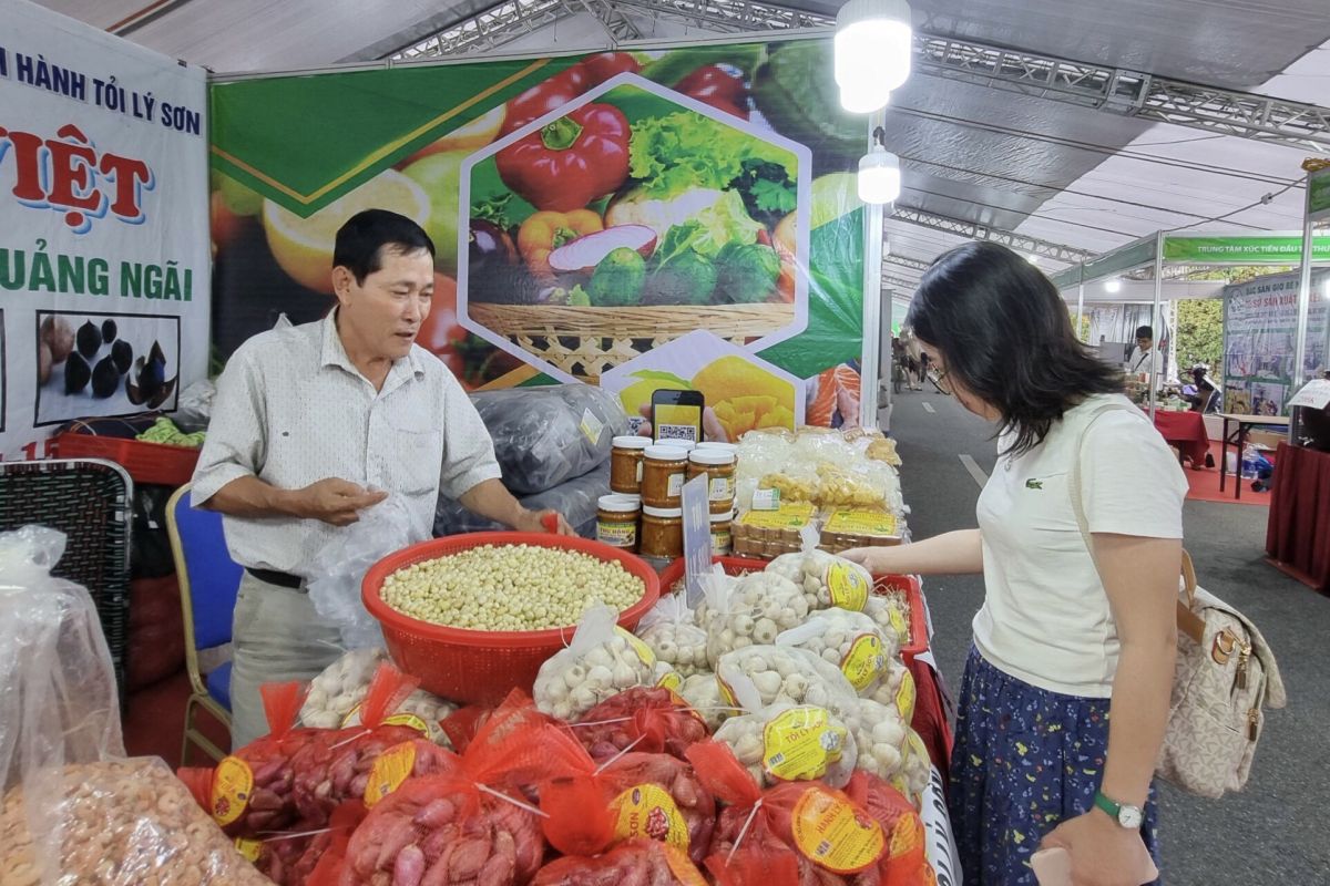 Tuần hàng trái cây, nông sản các tỉnh, thành phố tại Hà Nội diễn ra đến hết ngày 28/5.