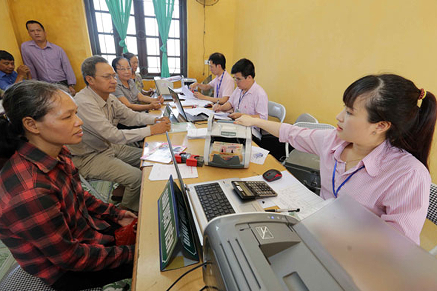 Tăng mức cho vay và giảm lãi suất với hộ gia đình ở vùng khó khăn