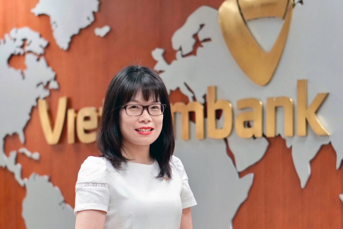 Bà Đoàn Hồng Nhung - Phó Giám đốc Khối bán lẻ Vietcombank.