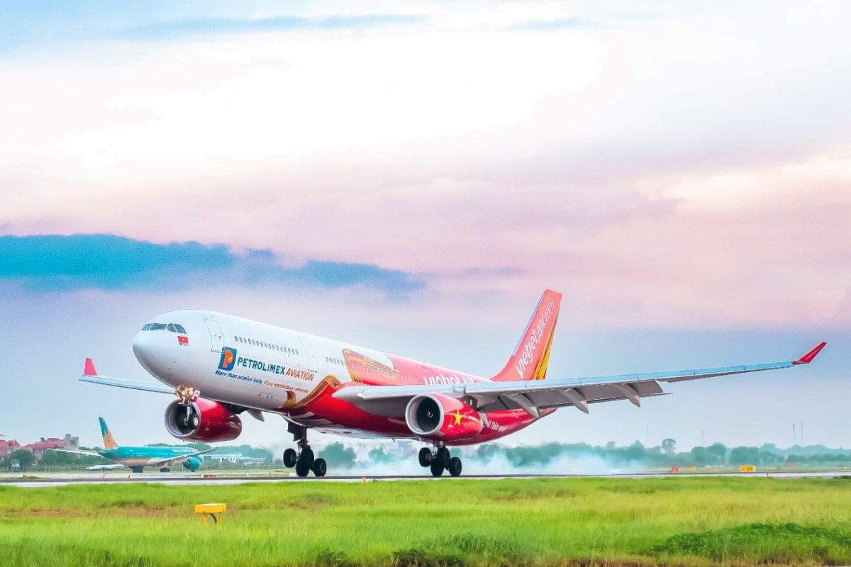 Vietjet giảm giá vé máy bay đến 77%