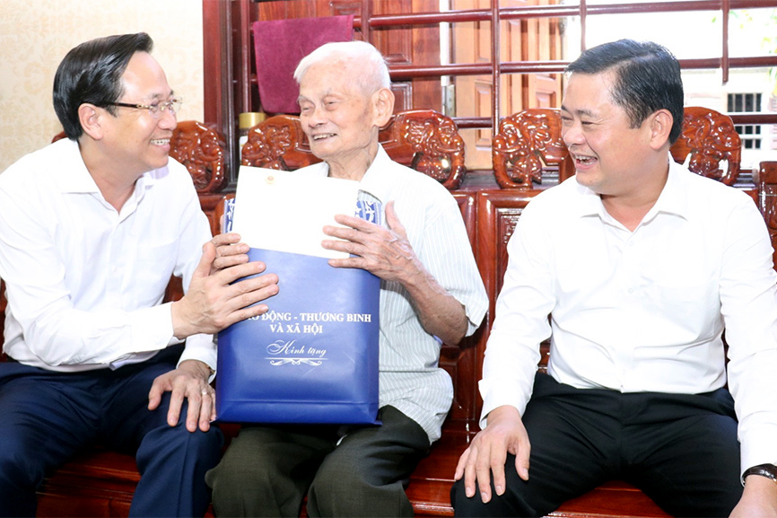 Ngân hàng Nhà nước yêu cầu tăng cường tín dụng và triển khai chính sách cơ cấu nợ