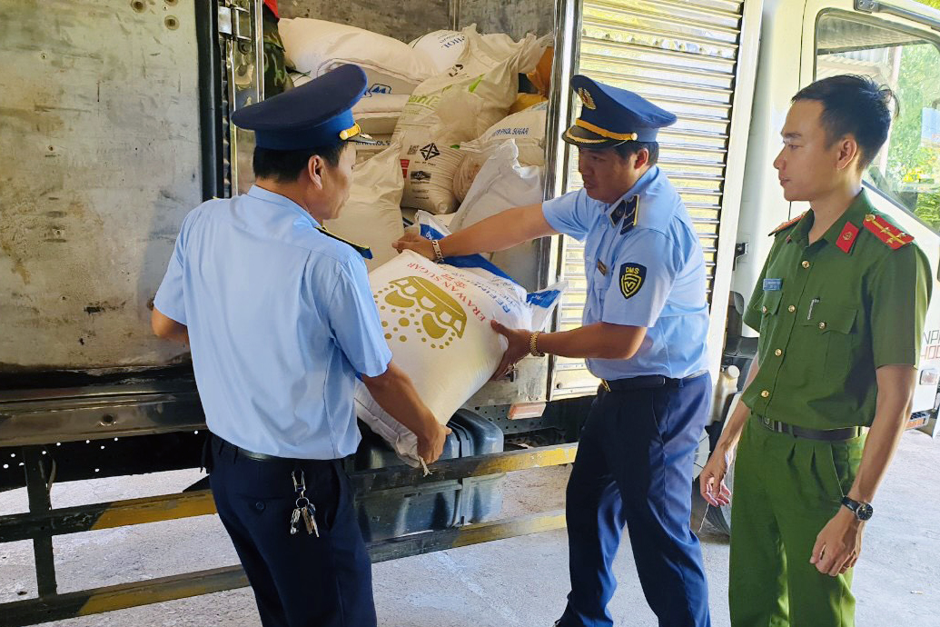 An Giang: Phát hiện 5,4 tấn đường cát vi phạm quy định về nhãn hàng hóa