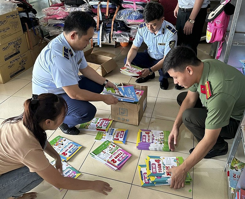 Thời điểm trước thềm năm học mới lực lượng chức năng tỉnh Nghệ An đã xử phạt nhiều vụ sách giáo khoa giả…