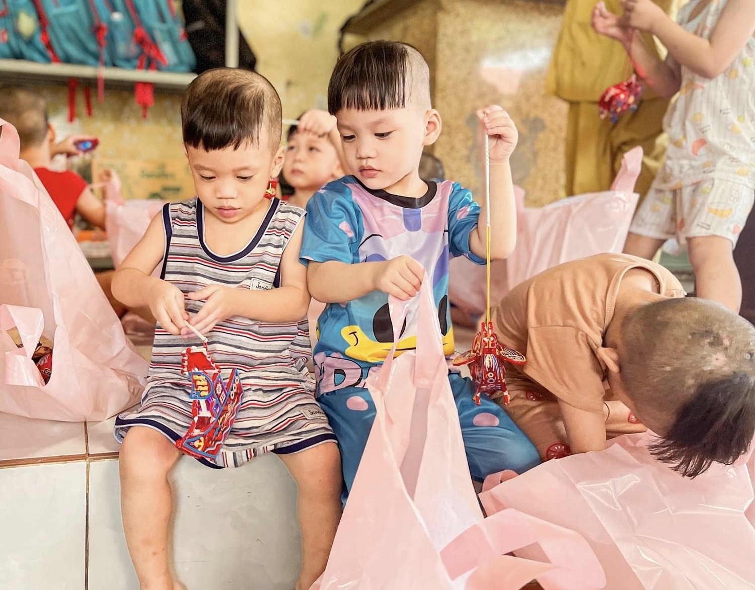 Đêm hội trăng rằm của những em bé “đặc biệt” tại mái ấm Thánh Tâm