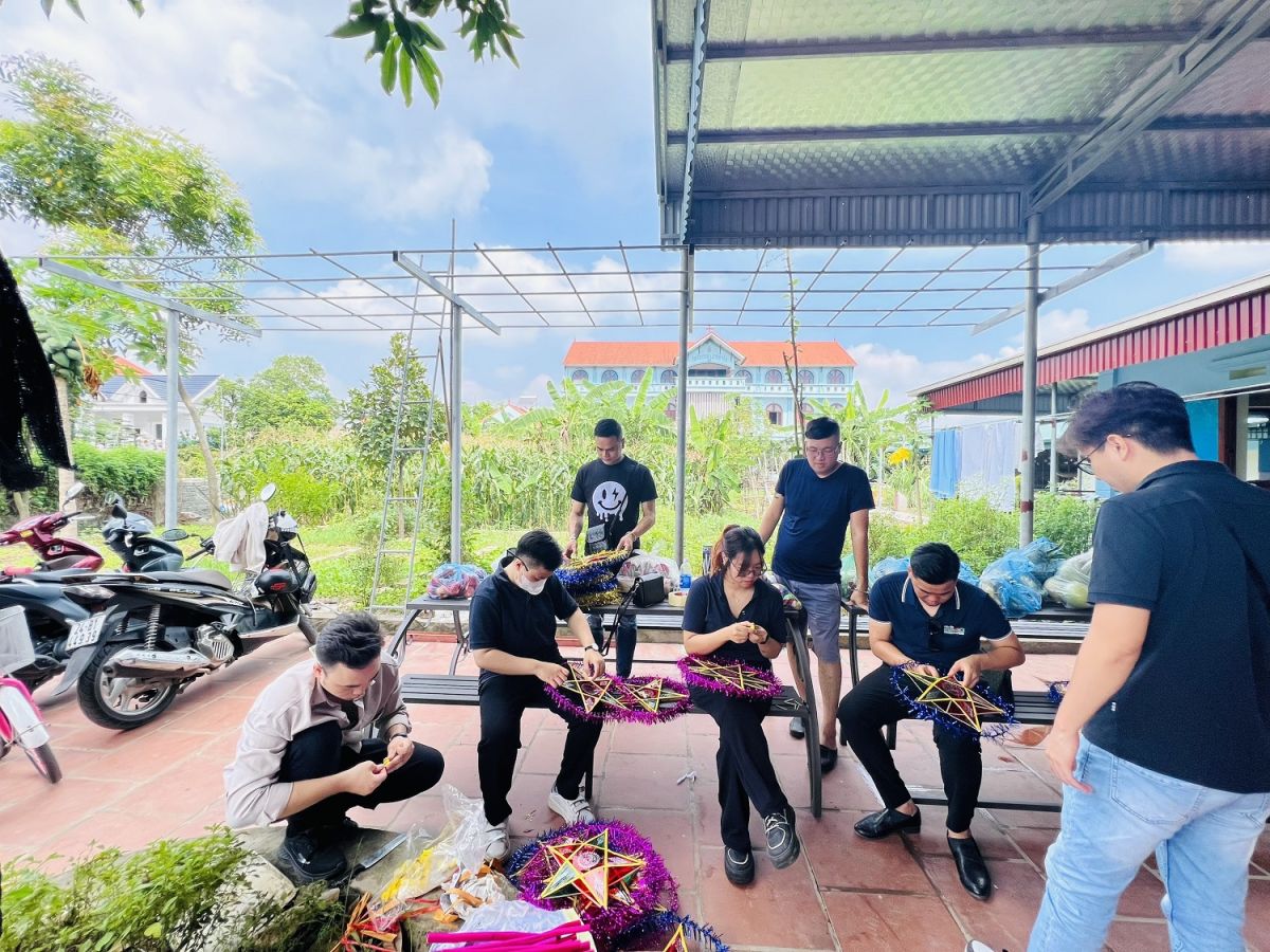 Đêm hội trăng rằm của những em bé “đặc biệt” tại mái ấm Thánh Tâm