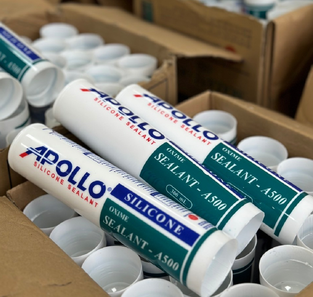 Công an thành phố Hà Nội phát hiện hơn 6000 chai keo silicon “giả” nhãn hiệu Apollo
