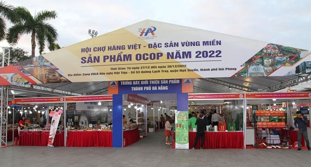 Chương trình “Hội chợ hàng Việt – Đặc sản vùng miền, sản phẩm OCOP năm 2022” tại Hải Phòng. (Ảnh: HPA)
