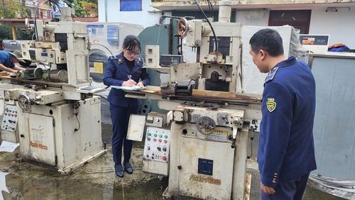 Phát hiện lô hàng thuộc diện cấm nhập khẩu trên đường vận chuyển qua địa bàn tỉnh Quảng Bình