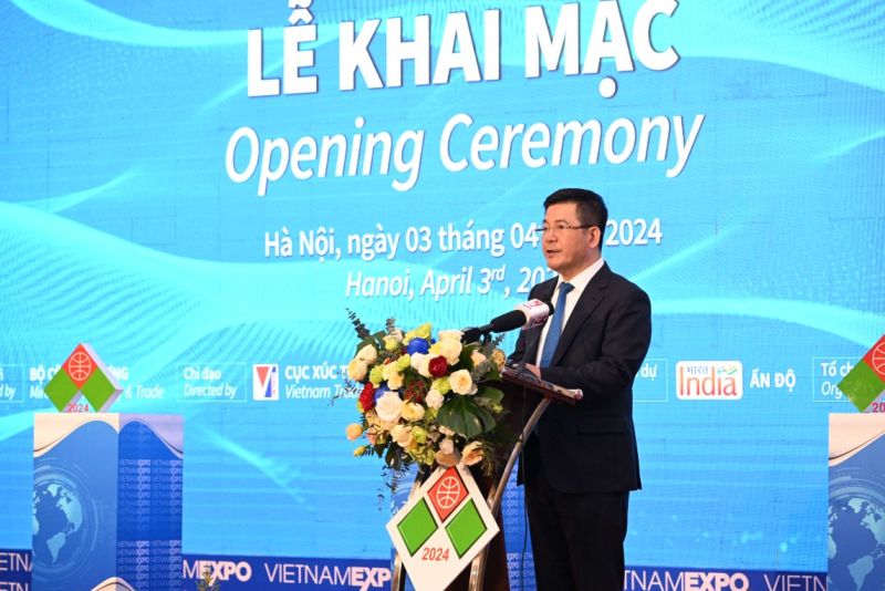 Bộ trưởng Bộ Công Thương Nguyễn Hồng Diên phát biểu khai mạc Vietnam Expo 2024. Ảnh: Cấn Dũng