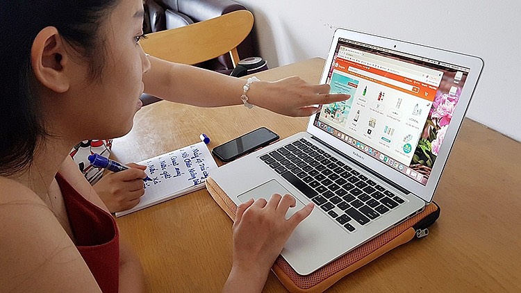 Cần siết chặt hoạt động các sàn TMĐT để giảm tình trạng bán hàng giả, hàng cấm...