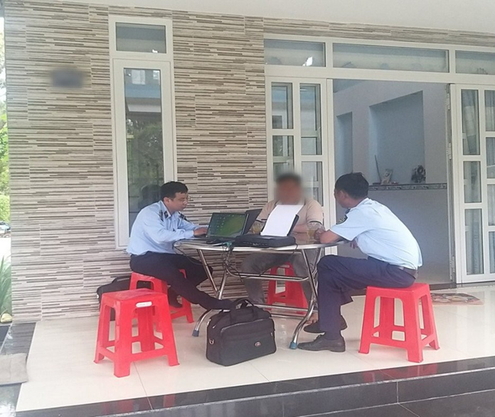 Lực lượng Quảng lý thị trường (QLTT) tỉnh Đồng Tháp vừa xử phạt 4 cơ sở kinh doanh về hành vi thiết lập Website thương mại điện tử bán hàng không thực hiện thông báo theo quy định.